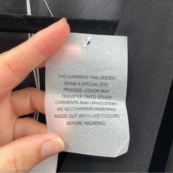 Lovers and Friends Black Oversized V-Neck Sleeveless Blouse Size Medium - Picture 3 of 11